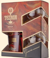 Tezaur Set Cutie V.S.O.P. 5 Ani + 2 Pahare Divin 0.5L