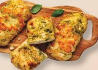 Lipie Schiacciata cu pesto și brânză proaspăt coaptă 120 g